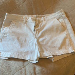 American Eagle White Khaki Midi Short